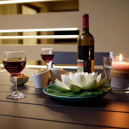 Aura Luxury - Seaside Getaways Aparthotel *