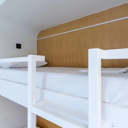 Aparthotel Aura Luxury - Seaside Getaways