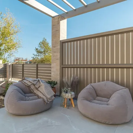 Aura Luxury - Seaside Getaways 올림피아다