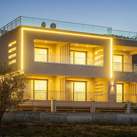Aura Luxury - Seaside Accessible Friendly אולימפיאדה