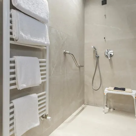 Aura Luxury - Seaside Accessible Friendly