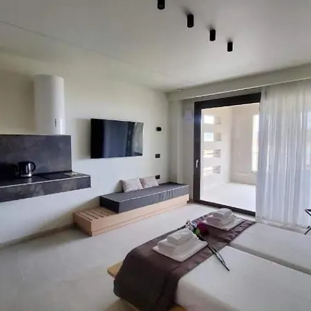 Aura Luxury - Seaside Accessible Friendly מלון דירות אולימפיאדה