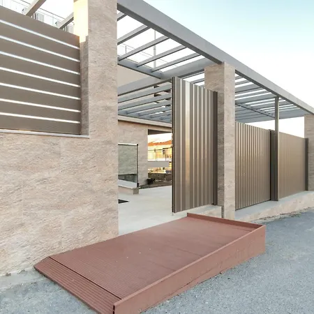 Aura Luxury - Seaside Accessible Friendly 4*