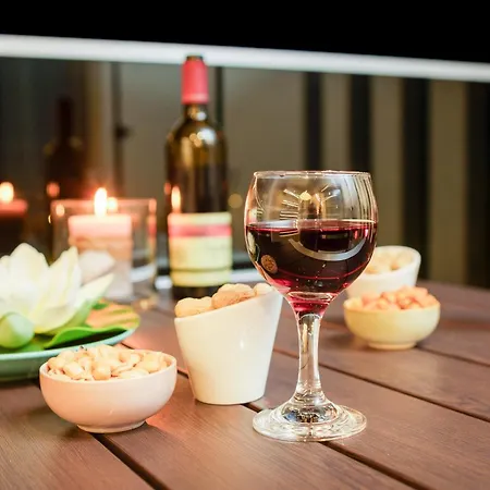 Aura Luxury - Seaside Getaways