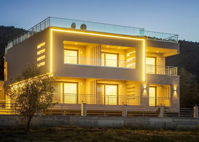 Aura Luxury - Seaside Getaways Olympiada