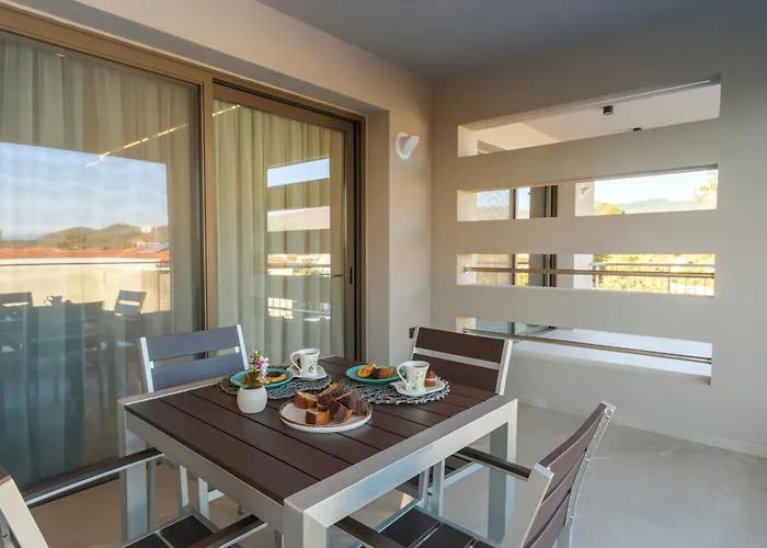 Aura Luxury - Seaside Getaways Hotel de apartamente Olympiada