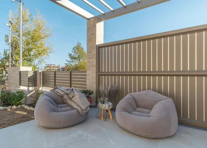 Aura Luxury - Seaside Getaways Olympiada