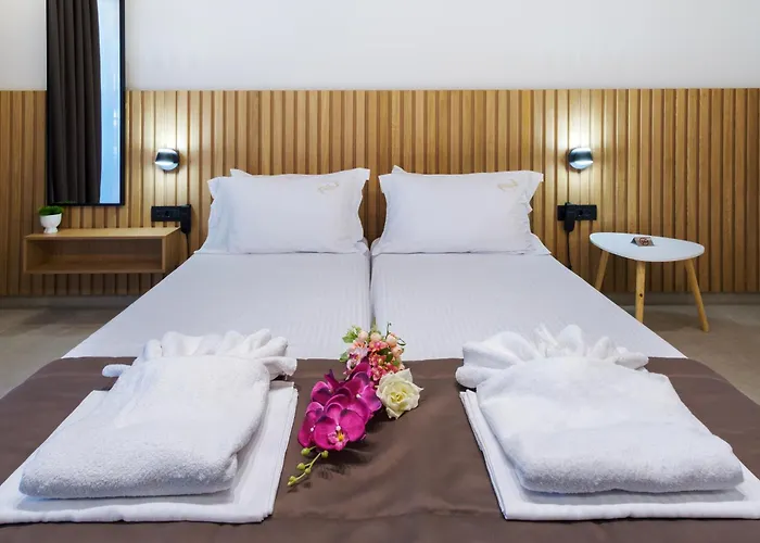 Aura Luxury - Seaside Getaways 4* Olympiada